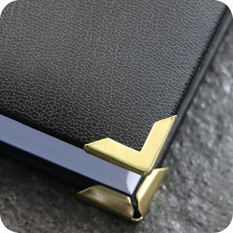 legatoria Angolino metallico oro 24 carati 16mm per lato, protegge copertine spesse fino a 3.5mm.