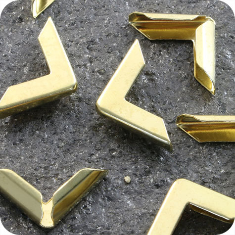 legatoria Angolini metallici, 16x16mm OTTONATO. 16mm per lato, protegge copertine spesse fino a 3,5mm.