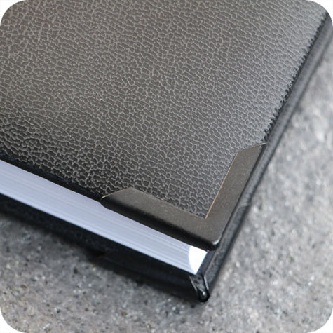 legatoria Angolini metallici, 22x22mm NERO. 22mm per lato, protegge copertine spesse fino a 3,5mm.