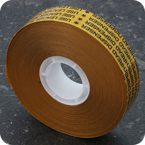 legatoria Nastro biadesivo. 19mm. PERFORMANCE per pistola applicatrice Scotch ATG applicator 700, in rotolo da 33 metri. Larghezza 19 mm. Spessore adesivo 0,075 mm. Prodotto alternativo al 3M 924.