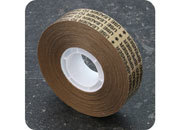 legatoria Nastro biadesivo. 19 mm. Permanente ULTRA per pistola applicatrice Scotch ATG applicator 700, in rotolo da 16,5 metri. Larghezza 19 mm. Spessore adesivo 0,11 mm. Prodotto alternativo al 3M 969.