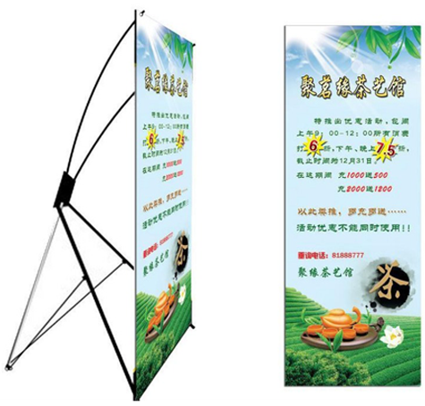 legatoria PortaBanner, ULTRALEGGERO, 800x1800mm ultraleggero In alluminio. Il display a 3 piedi piu venduto. Corredato di occhielli da applicare alle stampe. Adatto per promozioni veloci ed economiche. Corredato di borsa per il trasporto.