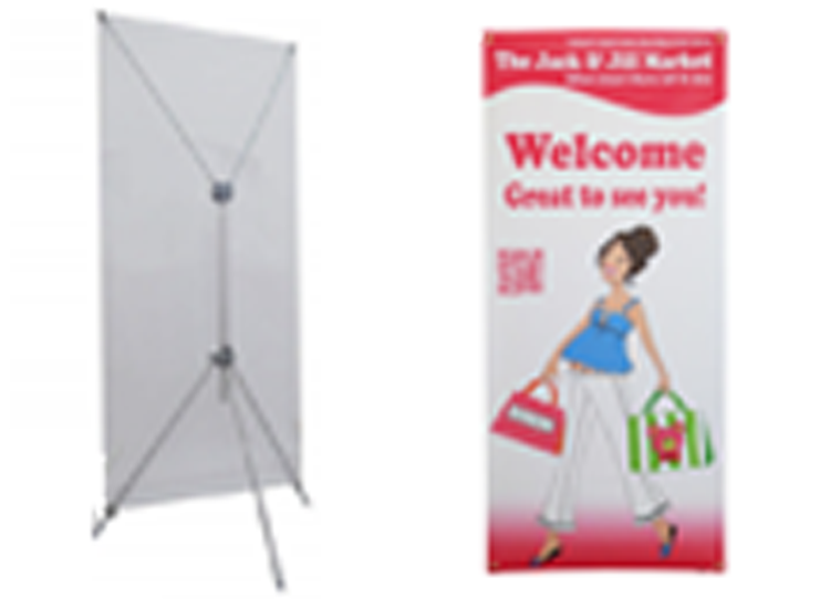 legatoria Porta banner, 800x1800mm Porta banner con struttura a X. Bracci superiori in fibra di vetro e gambe in alluminio. Ancoraggio al suolo preciso ed efficace. Rapido sistema di chiusura. Completo di occhielli in alluminio per il fissaggio delle stampe. Borsa in tessuto per un facile trasporto. Supporta anche banner 600x1800 mm. Peso complessivo 0.8 kg. LEG2781