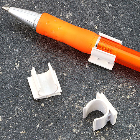 legatoria Portapenne autoadesivo in plastica, 12x15mm BIANCO, altezza 12mm.