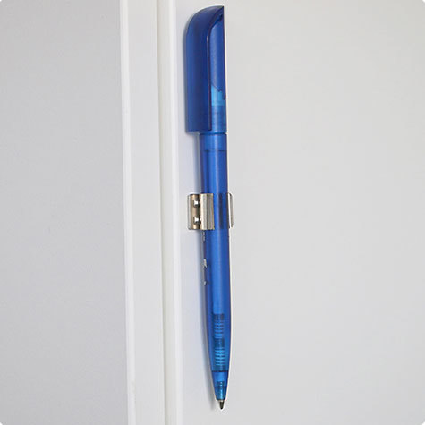 legatoria Portapenne autoadesivo, metallo, 12x15mm NICHELATO, altezza 12mm.