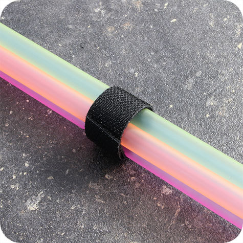 legatoria Nastro in velcro double face, 20mm NERO. bilaterale: un lato maschio (ad uncini), l'altro femmina (ad asole). Ideale per fasciare ed assortire cavi e altri oggetti. Sfuso a metraggio.