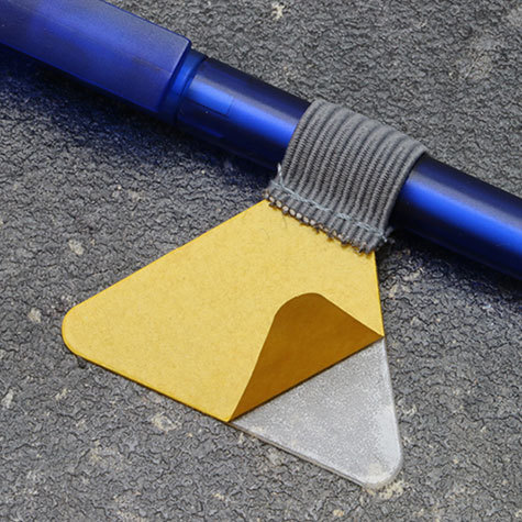 legatoria Portapenne grosse, autoadesivo elastico, GRIGIO Per penne grosse (circonferenza 3-4cm). Dimensioni lembo adesivo: 45x30mm..