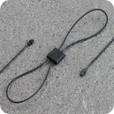 legatoria Filo sicurezza cotone DOPPIO. 235mm NERO, con box di fissaggio ad aggancio rapido, lunghezza aperto 23,5cm, lunghezza chiusa 11,75cm. Consentono di attaccare etichette e cartellini senza l�ausilio di pistola sparafili, sono rimovibili solo strappandoli.