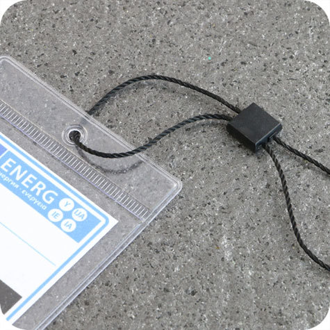 legatoria Filo sicurezza cotone DOPPIO. 235mm NERO, con box di fissaggio ad aggancio rapido, lunghezza aperto 23,5cm, lunghezza chiusa 11,75cm. Consentono di attaccare etichette e cartellini senza l�ausilio di pistola sparafili, sono rimovibili solo strappandoli.