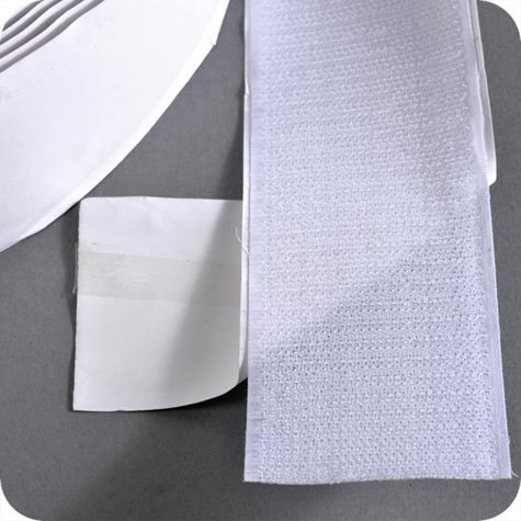 legatoria Calamita autoadesiva, diametro 10mm Calamita cilindrica con rivestimento superficiale nichelato, spessore 3mm, dischi magnetici al neodimio, calamita con grado magnetico N35. Forza di attrazione massima: 1500 grammi.