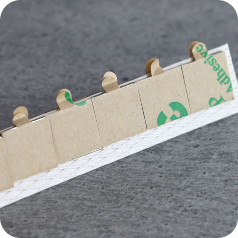 legatoria Calamita autoadesiva, 10x10 mm Calamita cilindrica con rivestimento superficiale nichelato, spessore 1mm, piastre magnetiche al neodimio, calamita con grado magnetico N35. Forza di attrazione massima: 550 grammi.