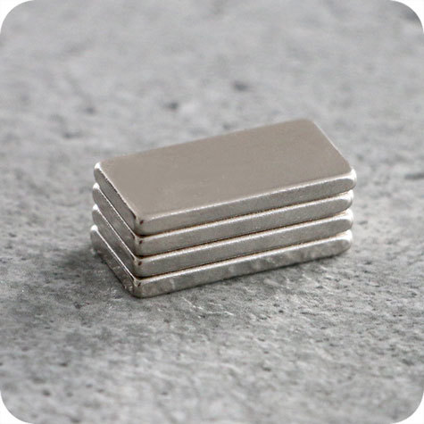 legatoria Calamita rettangolare. 20x10x2mm Calamita rettangolare in neodimio, grado magnetico N35 (forza di attrazione: 1500g).