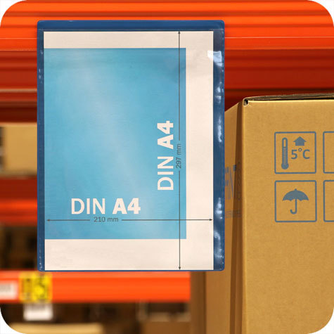 legatoria Busta magnetica, A4, .Aperta sul lato corto BLU. 315x217mm. Con striscia magnetica. Lato superiore In PVC trasparente morbido da 250 micron. Lato inferiore in PVC blu da 300 micron.