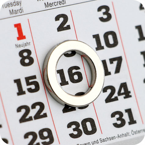legatoria Segnagiorno magnetico calendario, diametro 15mm Diametro esterno 15 mm. Diametro interno 10 mm. Spessore 2mm. NICHELATO. Al Neodimio N40. Forza attrattiva di 800 grammi. Dotato di disco metallico posteriore..