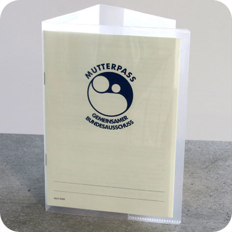 legatoria Copertina per libri e documenti 19x13,5 cm TRASPARENTE. Dimensioni: 180x405 mm aperto (180x135 mm chiuso). In morbido PVC da 200 micron. Larghezza delle tasche interne: 50 mm (aperte verso il centro), per inserire la prima e lultima pagina.