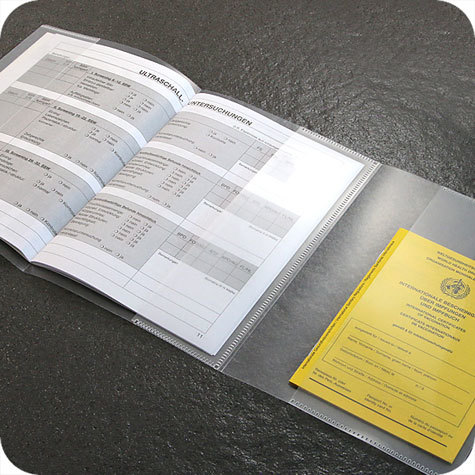 legatoria Copertina per libri e documenti 19x13,5 cm TRASPARENTE. Dimensioni: 180x405 mm aperto (180x135 mm chiuso). In morbido PVC da 200 micron. Larghezza delle tasche interne: 50 mm (aperte verso il centro), per inserire la prima e lultima pagina.