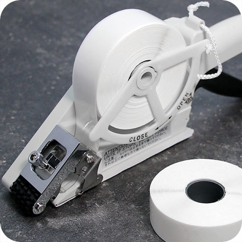 legatoria Dispenser manuale per bollini 20-25mm Per rotoli di altezza fino a 25 mm. Per rotoli diametro fino a 100mm.