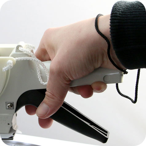 legatoria Dispenser manuale per bollini 20-25mm Per rotoli di altezza fino a 25 mm. Per rotoli diametro fino a 100mm.