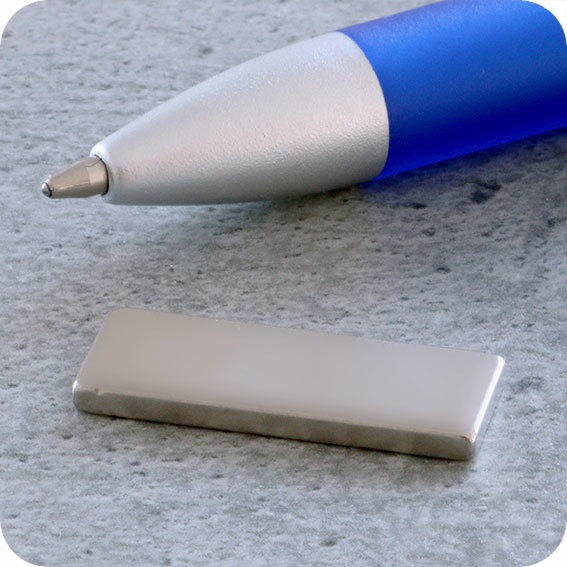 legatoria Calamita rettangolare. 25x10x2mm Calamita rettangolare in neodimio, grado magnetico N35 (forza di attrazione 1800g).