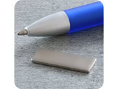 legatoria Calamita rettangolare. 25x10x1.5mm Calamita rettangolare in neodimio, grado magnetico N35 (forza di attrazione 1300g) leg2944