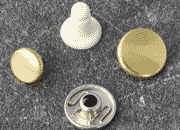 legatoria Bottone automatico a pressione con distanziale da 6 mm OTTONATO, testa diametro 12.4 mm. Capacità perno 6 mm. Il bottone è composto da 4 pezzi*.