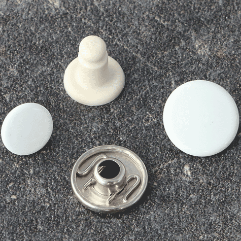 legatoria Bottoneautomaticoapressionecondistanziale da 6 mm BIANCO VERNICIATO, testa diametro 12.4 mm. Capacit perno 6 mm. Il bottone  composto da 4 pezzi*.