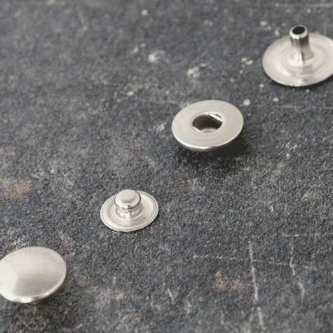 legatoria Bottone�automatico�a�pressione�tipo S NICHELATO, testa diametro 12.4 mm. Il bottone � composto da 4 pezzi*.