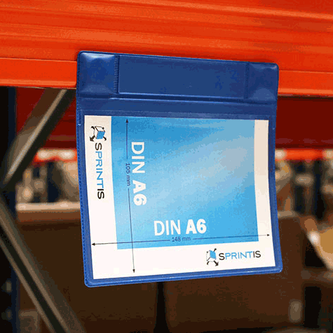legatoria Busta magnetica, A6. Aperta sul lato lungo BLU. 160x120-150mm. Con 2 potenti magneti al neodimio N35 15x3,5mm. Lato superiore In PVC trasparente morbido da 250 micron. Lato inferiore in PVC blu da 300 micron.