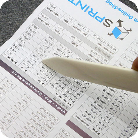 legatoria Pieghetta OSSO, 200mm, 1puntaAcuminata, 1puntaArrotondata Per piegare e lisciare Lunghezza 200mm. Attrezzo indispensabile al legatore per ogni operazione di piegatura e per formare il canaletto.