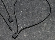 legatoria Filo sicurezza cotone. 300mm NERO, con box di fissaggio ad aggancio rapido, lunghezza aperto 30cm, lunghezza chiusa 15cm. Consentono di attaccare etichette e cartellini senza lausilio di pistola sparafili, sono rimovibili solo strappandoli*.