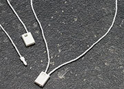 legatoria Filo sicurezza cotone. 300mm BIANCO, con box di fissaggio ad aggancio rapido, lunghezza aperto 30cm, lunghezza chiusa 15cm. Consentono di attaccare etichette e cartellini senza lausilio di pistola sparafili, sono rimovibili solo strappandoli* LEG3199