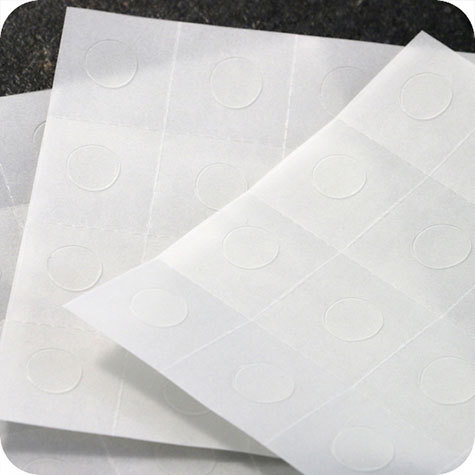 legatoria Gocce di colla, removibili diametro 10mm, in foglietti da 16 pezzi.