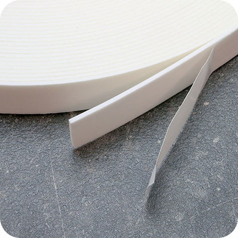 legatoria Nastro biadesivo in schiuma di polietilene, 15mm adesivo permanente da entrambi i lati, spessore 2mm, in rotolo da 25m.