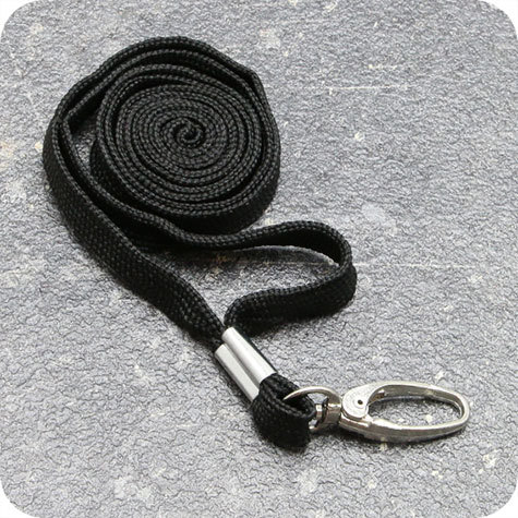 legatoria Cordoncino portabadge, daCollo aMoschettoneOvaleRotante, NERO a moschettone ovale rotante, cordoncino largo 1cm, lunghezza aperto 90cm.