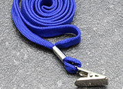 legatoria Cordoncino portabadge, daCollo aMOLLETTA, BLU con aggancio a MOLLETTA, cordoncino largo 1cm, lunghezza aperto 90cm.