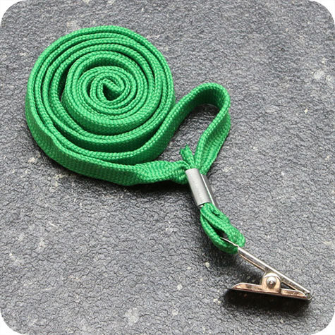 legatoria Cordoncino portabadge, daCollo aMOLLETTA, VERDE con aggancio a MOLLETTA, cordoncino largo 1cm, lunghezza aperto 90cm.