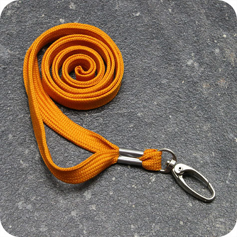 legatoria Cordoncino portabadge, daCollo aMoschettoneOvaleRotante, ARANCIONE a moschettone ovale rotante, cordoncino largo 1cm, lunghezza aperto 90cm.