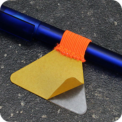 legatoria Portapenne grosse, autoadesivo elastico, ARANCIOfluorescente Per penne grosse (circonferenza 3-4cm). Dimensioni lembo adesivo: 45x30mm..