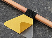 legatoria Portapenne sottili, autoadesivo elastico, NERO Per penne sottili (circonferenza 2-3cm). Dimensioni lembo adesivo: 45x30mm. LEG3277