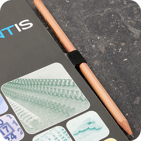 legatoria Portapenne sottili, autoadesivo elastico, NERO Per penne sottili (circonferenza 2-3cm). Dimensioni lembo adesivo: 45x30mm..