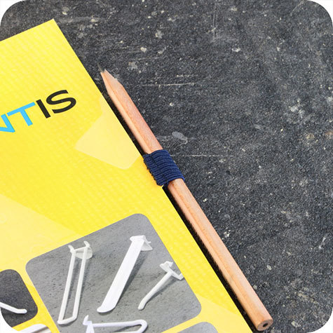 legatoria Portapenne sottili, autoadesivo elastico, BLUscuro Per penne sottili (circonferenza 2-3cm). Dimensioni lembo adesivo: 45x30mm..