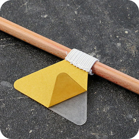 legatoria Portapenne sottili autoadesivo elastico, BIANCO.  Per penne sottili (circonferenza 2-3cm). Dimensioni lembo adesivo: 45x30mm..