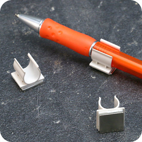 legatoria Portapenne magnetico in plastica, 12x15mm BIANCO, altezza 12mm.