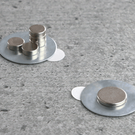 legatoria Dischi metallici autoadesivi, diametro 26mm ZINCATI. Da abbinare a calamite. ADESIVI. Spessore 0,3mm. Ricettori di attrazione magnetica.