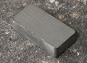 legatoria Calamita rettangolare. 40x20x10mm Calamita con rivestimento superficiale nichelato, piastre magnetiche in FERRITE, calamita con grado magnetico Y35 (forza di attrazione: 120g) LEG3351