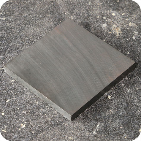 legatoria Calamita rettangolare. 50x50x5mm Calamita rettangolare in FERRITE, grado magnetico Y35 (forza di attrazione: 2000g).