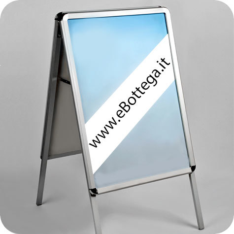 legatoria Porta manifesti da pavimento, A1 Formato A1 (594x841 mm). Formato esterno 575x820mm. Doppia facciata. Profilo in alluminio spessore 25mm. Angoli arrotondati.
