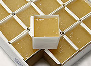 legatoria Colla Hot Melt PS-118, fugitive glue Viscosit: 2.500-3.500 mPas (at 170C). Applicabile a temperature tra 150-190C. Colla in cuscinetti, box da 12kg LEG3378