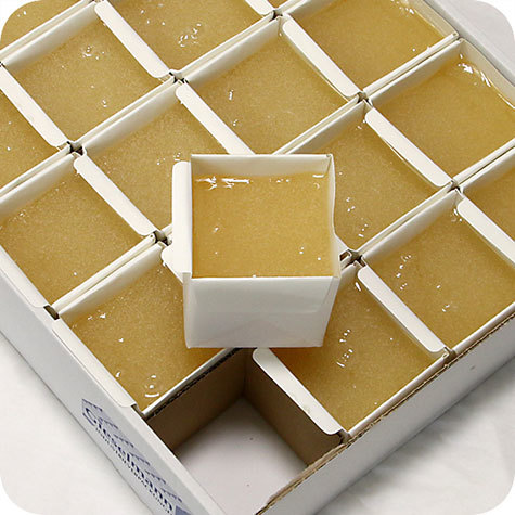 legatoria Colla Hot Melt PS-118, fugitive glue Viscosit: 2.500-3.500 mPas (at 170C). Applicabile a temperature tra 150-190C. Colla in cuscinetti, box da 12kg.