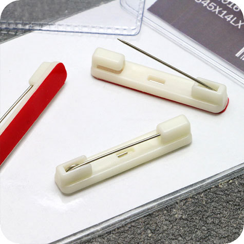 legatoria Spilla autoadesiva per portabadge BIANCA, 31x5mm.